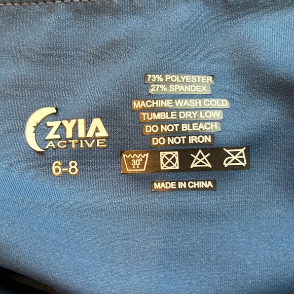 ZYIA Pocket Light N Tight Hi-Rise Capri Leggings Navy 6-8 - Picture 5 of 5